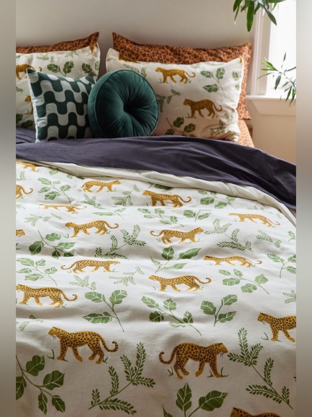 🐆NWT🐆 Urban Outfitters Prowling Leopard Duvet Cover Set with Shams, Size King